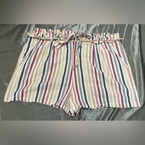 Forever 21+ Linen belted shorts women’s size 3X